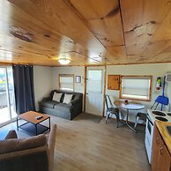 Cavendish Bosom Buddies Cottage Resort