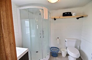 Cavendish Bosom Buddies Cottage Resort