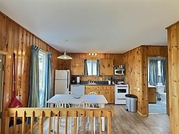 Cavendish Bosom Buddies Cottage Resort