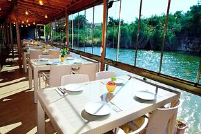 Olive Branch Hotel