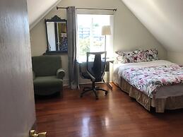 West Broadway guesthouse