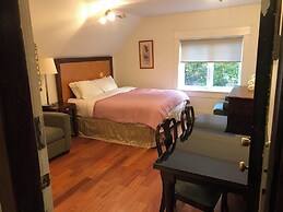 West Broadway guesthouse