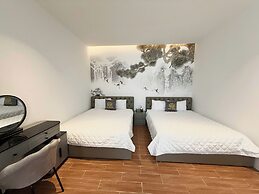 Hera Hotel