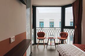 Hera Hotel