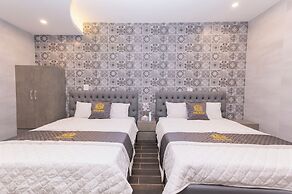 Hera Hotel