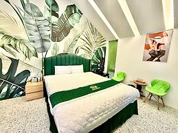 Hera Hotel