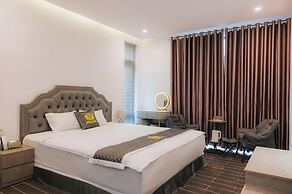 Hera Hotel