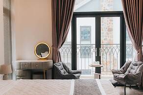 Hera Hotel