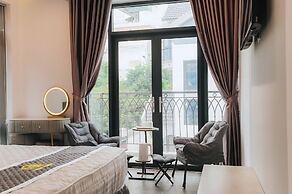 Hera Hotel