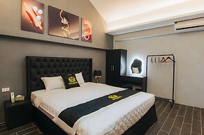 Hera Hotel