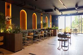 Diagonal Hotel