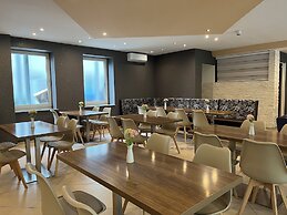 Skyline Hotel