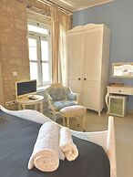 Leonidas Otel