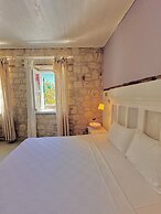 Leonidas Otel