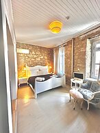 Leonidas Otel