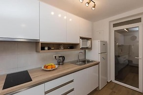 Apartment Hitri