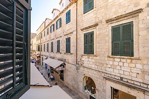 Two Stars Two Beds Downtown Apartment