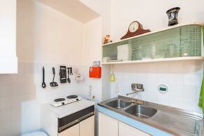 Two Stars Two Beds Downtown Apartment