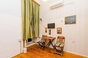 Two Stars Two Beds Downtown Apartment