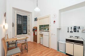 Two Stars Two Beds Downtown Apartment