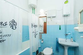 Two Stars Two Beds Downtown Apartment