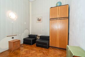Two Stars Two Beds Downtown Apartment