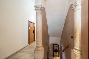 Two Stars Two Beds Downtown Apartment