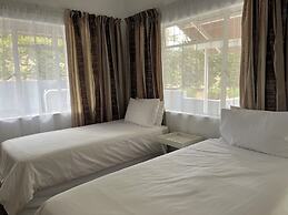 La’ Dukes Resort