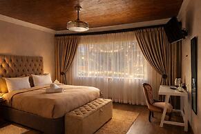 La’ Dukes Resort