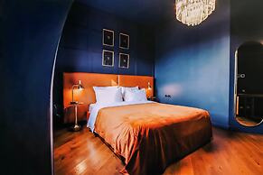 Zorba&Bond Hotel on the 8th