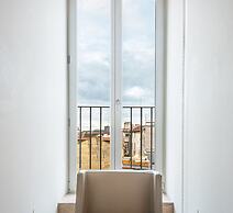 Gary01 Exclusive Top Floor 2BD by the Timeout Market