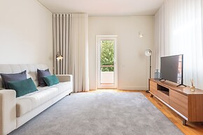 Acm032 Spacious 1BD +balcony
