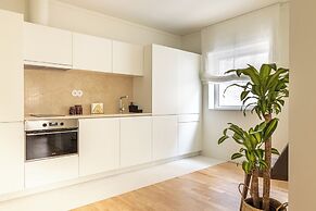 Acm014 Spacious 2BR Duplex in the Ground Floor