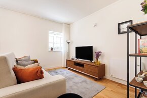 Acm014 Spacious 2BR Duplex in the Ground Floor