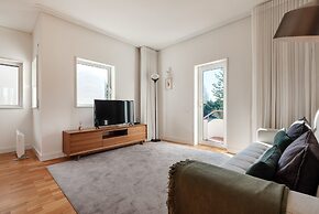 Acm034 Bombarda Homes, Spacious 1BR w/ Balcony