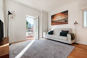 Acm034 Bombarda Homes, Spacious 1BR w/ Balcony