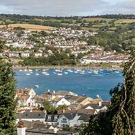 Coombe Bank in Teignmouth