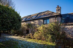 Old Coach House in Berry Pomeroy
