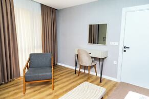 Luxury Life Suites
