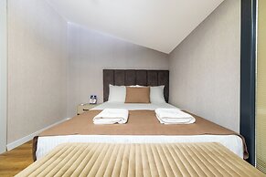 Luxury Life Suites