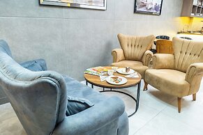 Luxury Life Suites