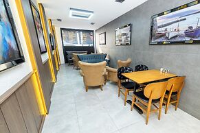 Luxury Life Suites