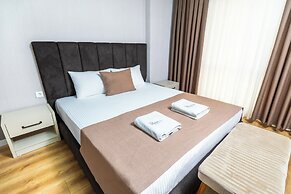 Luxury Life Suites