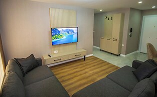 Luxury Life Suites