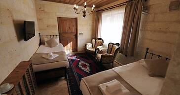Library Cave Hotel