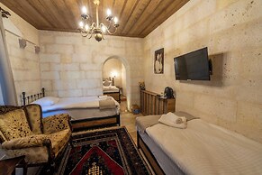 Library Cave Hotel