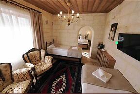 Library Cave Hotel