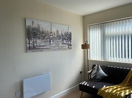 Apartment Sleeps 4, Free Parking, Pets Welcome