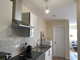 Apartment Sleeps 4, Free Parking, Pets Welcome