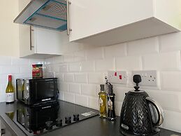 Apartment Sleeps 4, Free Parking, Pets Welcome